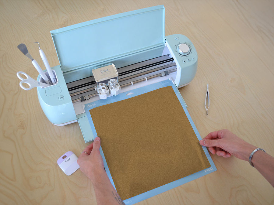 3M 180mC Satin Gold Cricut Compatible Vinyl