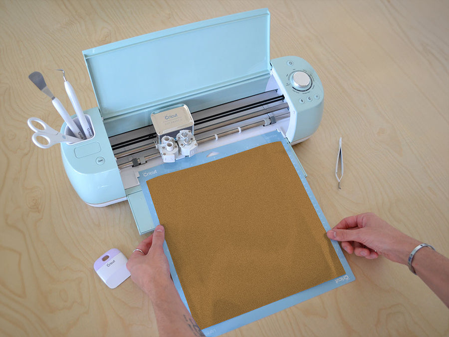 3M 180mC Gold Metallic Cricut Compatible Vinyl
