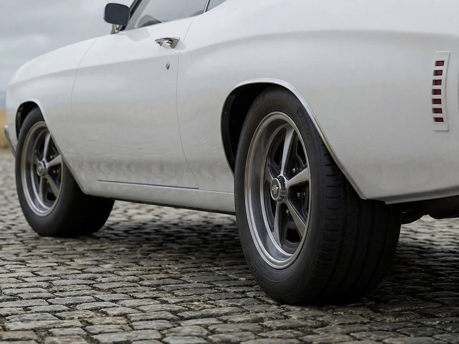 DIY Chevrolet Chevelle wrapped in Gloss HX20000 Lapland White wrap film HX20002B