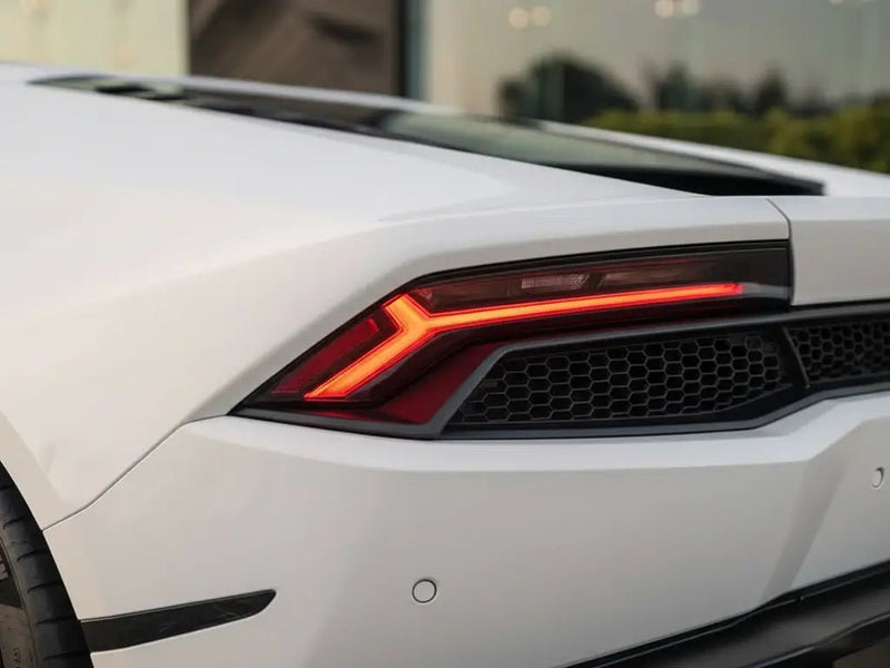 Lamborghini Huracán wrapped in Hexis Matte HX20000 Lapland White car wrap film HX20002M