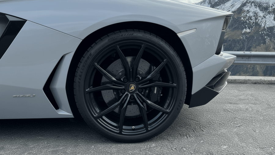 Lamborghini Aventador wrapped in Hexis Gloss HX20000 Pearl Grey restyling film HX20445B