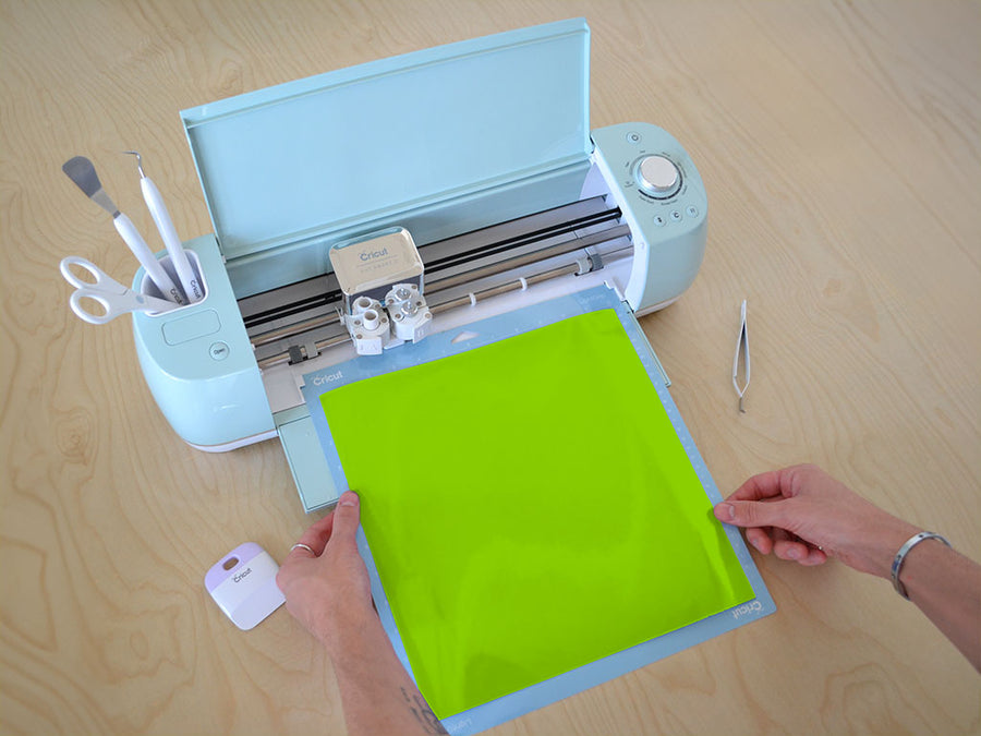 Avery SC950 Pantone 375 C Opaque Cricut Compatible Vinyl