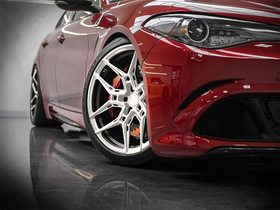 Avery Dennison™ SW900 Gloss White Pearl Wrapped Rim Example