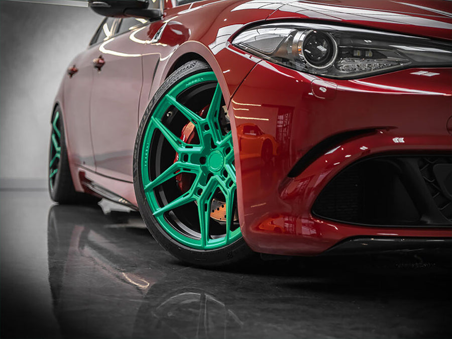 Avery Dennison™ SW900 Gloss Emerald Green Wrapped Rim Example