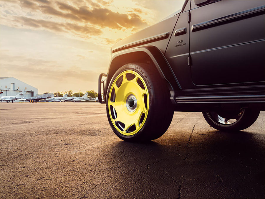 ORACAL® 970RA Gloss Crocus Yellow Wrapped Rim Example