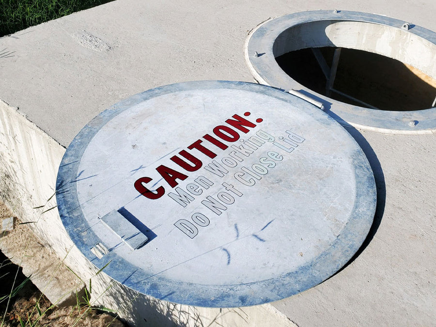 ORALITE® 5600 Reflective Red Vinyl Signage For Work Lid