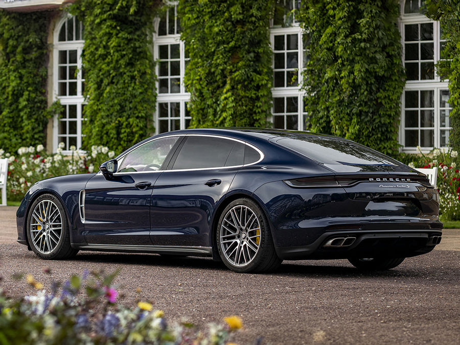 panamera Blackout Tail Light TInt~1~0