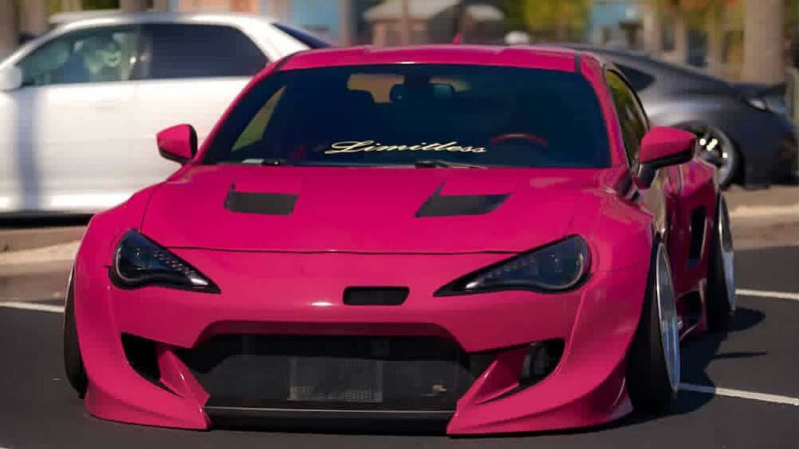 Riding Untethered: Panama City Beach’s Go-To for Colorful Auto Revamps
