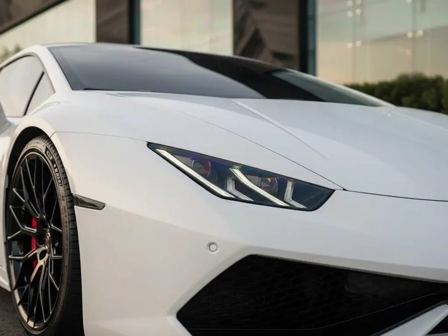 Lamborghini Huracán wrapped in Hexis Matte HX20000 Lapland White restyling film HX20002M