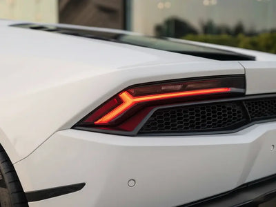Lamborghini Huracán wrapped in Hexis Matte HX20000 Lapland White car wrap film HX20002M