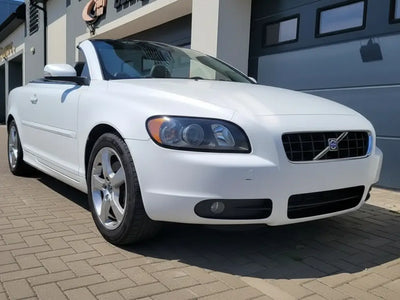 DIY Volvo C70 wrapped in Matte HX20000 Glacier White vinyl wrap HX20003M
