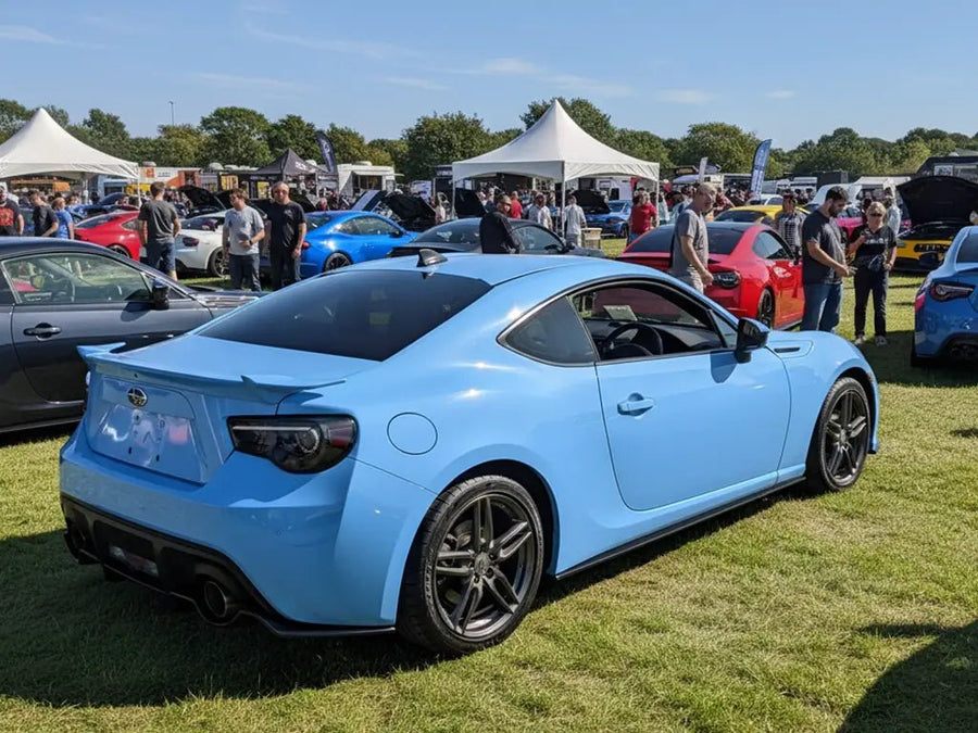 DIY Subaru BRZ wrapped in Gloss HX20000 Niagara Blue restyling film HX20284B