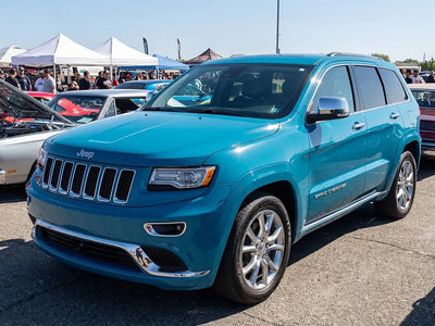 Jeep Grand Cherokee wrapped in Hexis Gloss HX20000 Pigeon Blue car wrap film HX20315B detail
