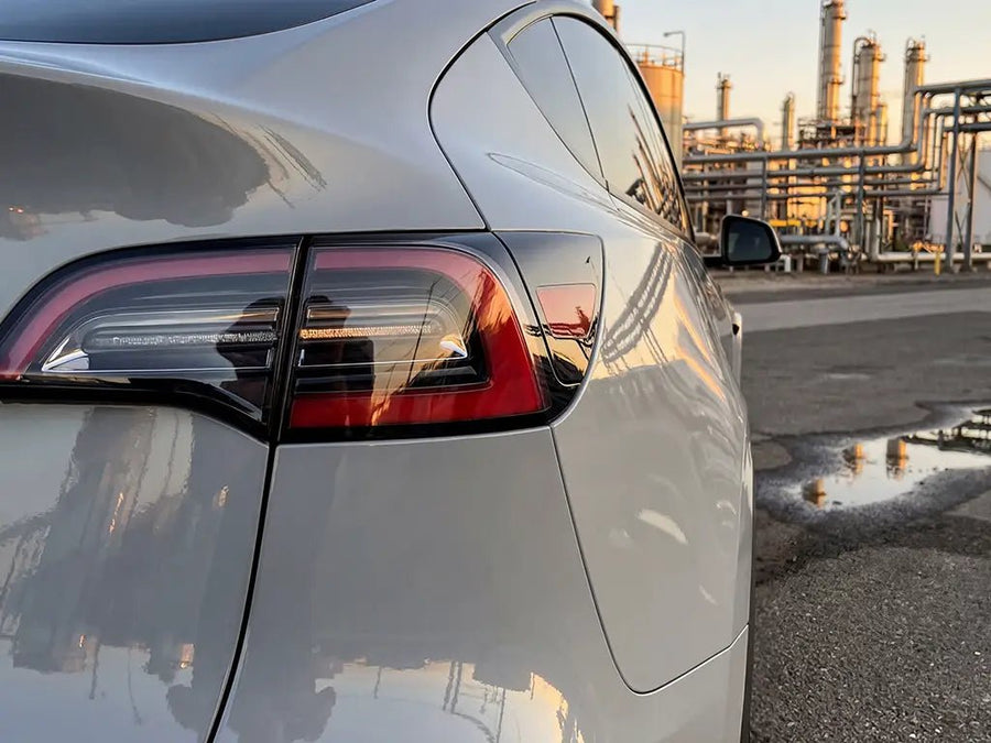 Tesla Y wrapped in Hexis Gloss HX20000 Cloud Grey restyling film HX20428B