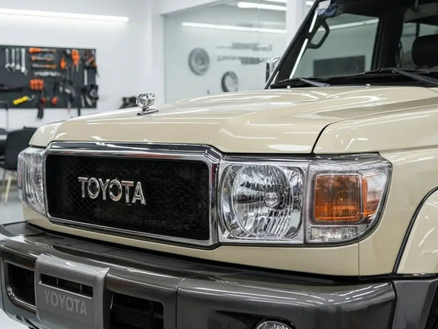 Toyota Land Cruiser wrapped in Gloss HX20000 Ivory automotive vinyl film HX20468B