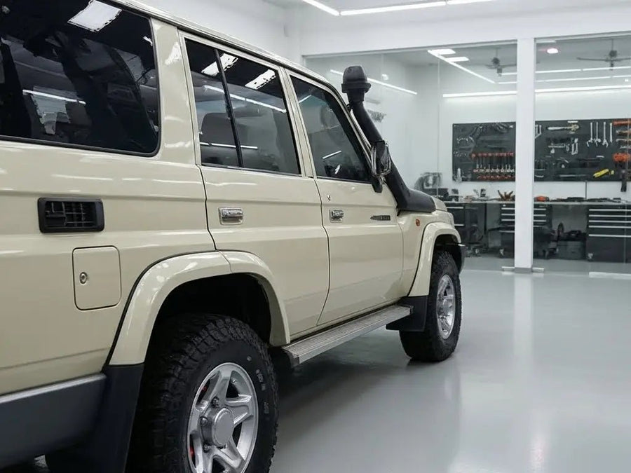 Toyota Land Cruiser 70 Series wrapped in Gloss HX20000 Ivory vinyl wrap HX20468B detail