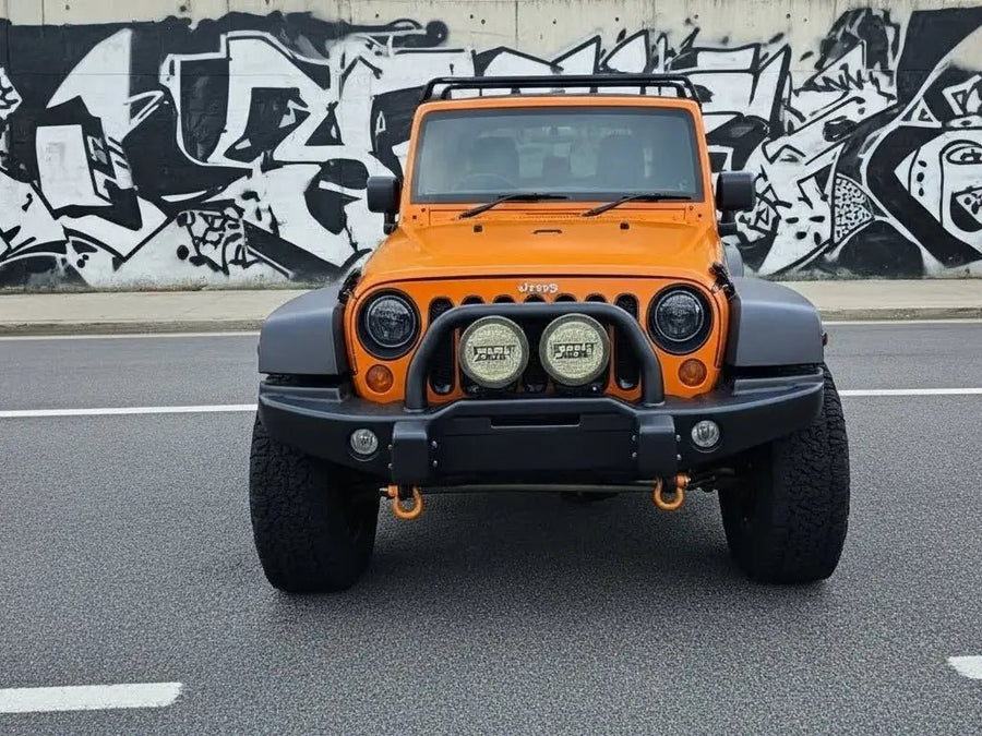 Jeep Wrangler wrapped in Gloss HX20000 Urban Orange car wrap film HX20495B detail