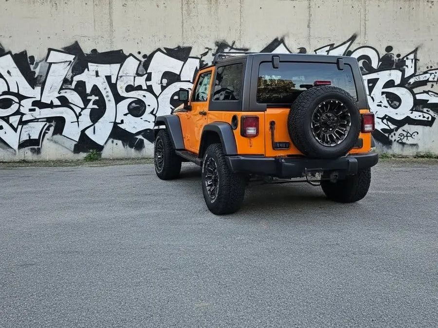DIY Jeep Wrangler wrapped in Gloss HX20000 Urban Orange restyling film HX20495B