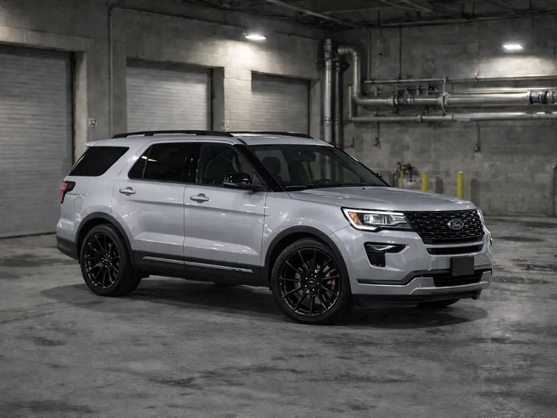 DIY Ford Explorer wrapped in Gloss HX20000 Silver car wrap film HX20877B detail