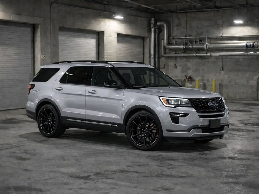 DIY Ford Explorer wrapped in Gloss HX20000 Silver car wrap film HX20877B detail