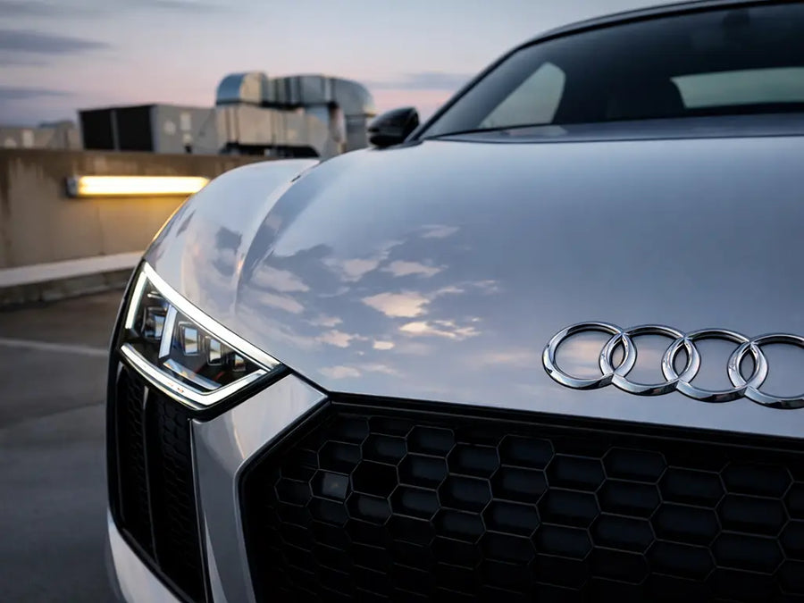 DIY Audi R8 wrapped in Gloss HX20000 Silver restyling film HX20877B