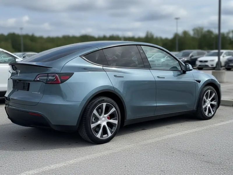 DIY Tesla Y wrapped in Gloss HX20000 Aston Grey wrap film HX20G07B detail