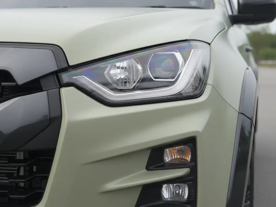 DIY Isuzu D-Max wrapped in Matte HX20000 Adventure Green wrap film HX20VAVM