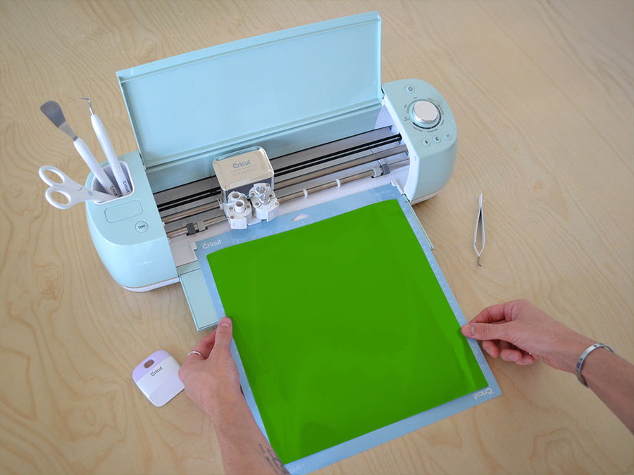 Avery SC950 Apple Green Opaque Cricut Compatible Vinyl