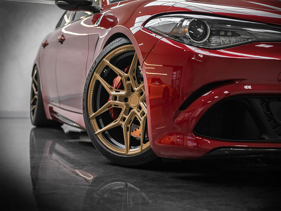 Avery Dennison™ SW900 Gloss Metallic Gold Wrapped Rim Example