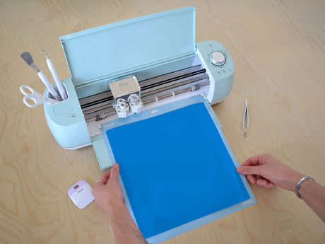 Avery UC900 Pantone 285 C Translucent Craft Sheets