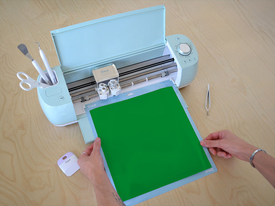 Avery UC900 Pantone 355 C Translucent Cricut Compatible Vinyl