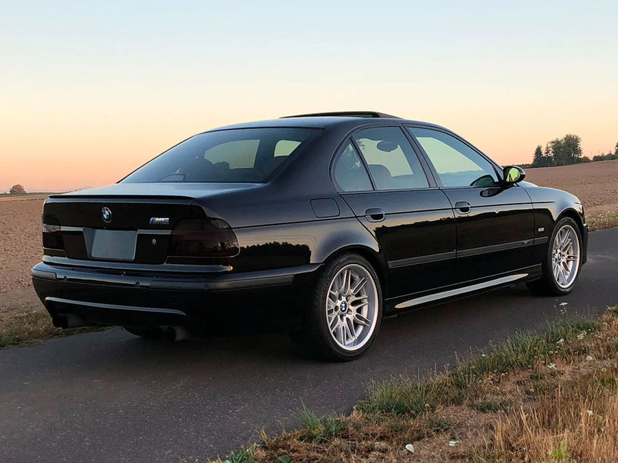 m5 (sedan) Blackout Tail Light TInt~1~0