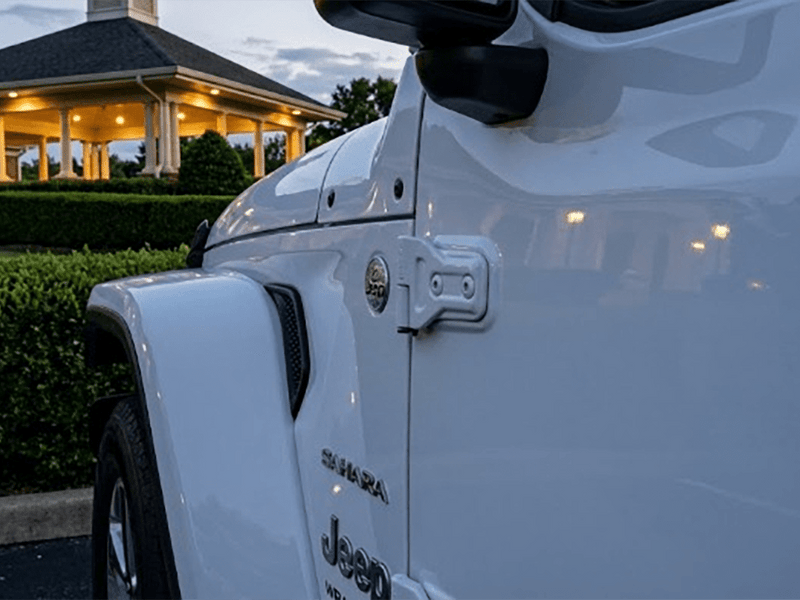 DIY Jeep Wrangler Sahara wrapped in Super Gloss HXONE™ Supreme White car wrap film HXONE100