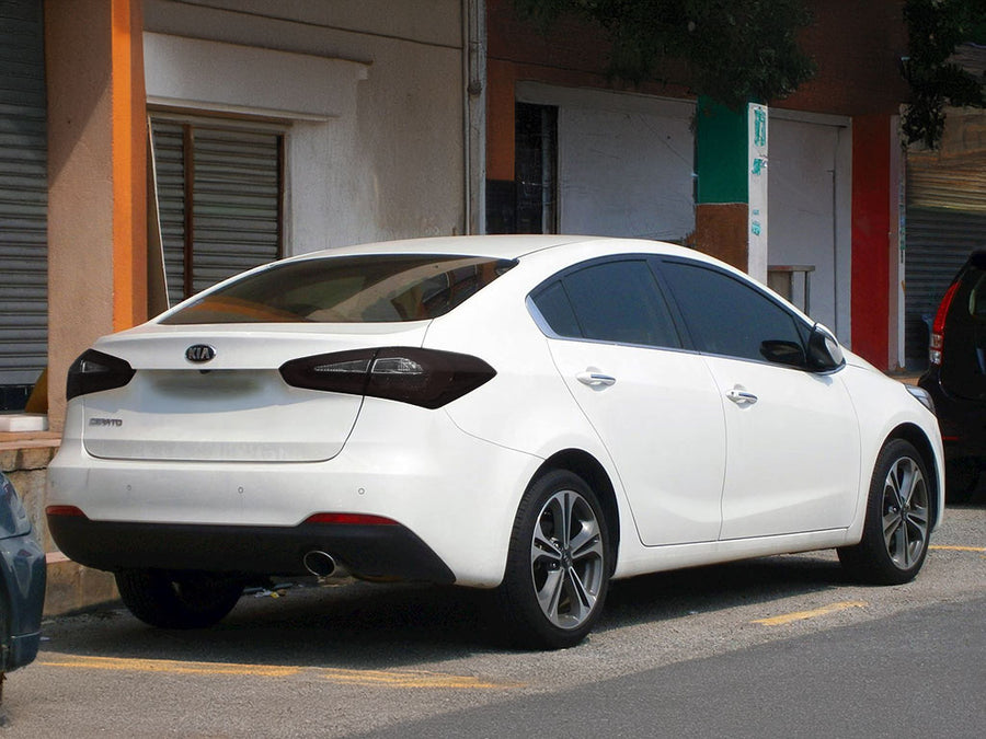 forte (sedan) Blackout Tail Light TInt~1~0