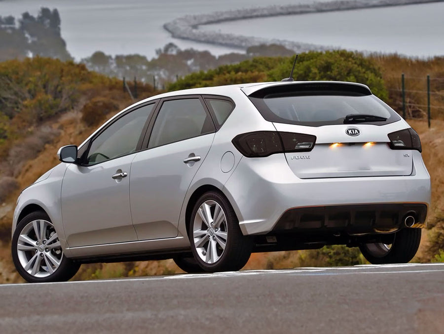 forte (hatchback) Blackout Tail Light TInt~1~0