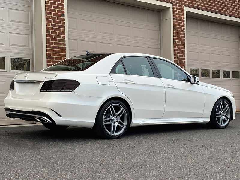 e-class (sedan) Blackout Tail Light TInt~1~0