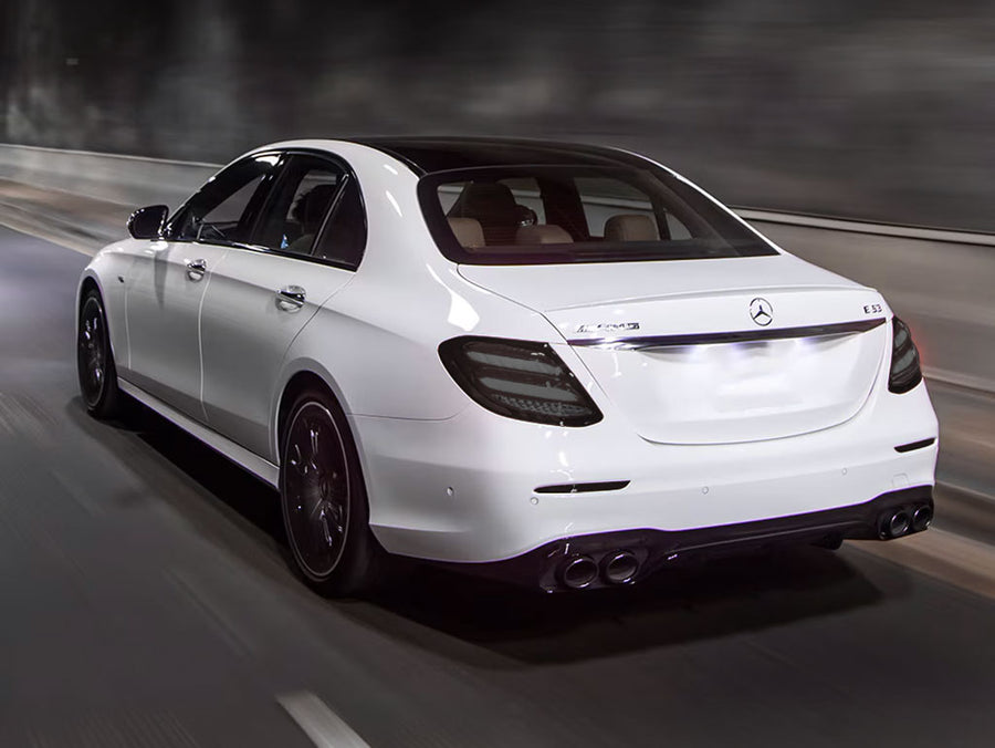 e-class (sedan) Blackout Tail Light TInt~1~0