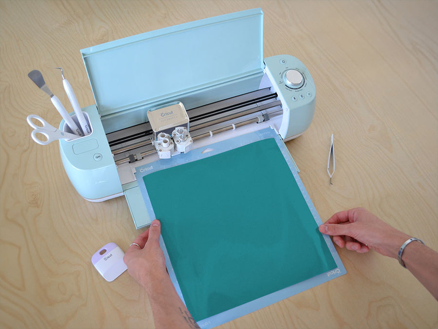 Oracal 951 Turquoise Metallic Cricut Compatible Vinyl