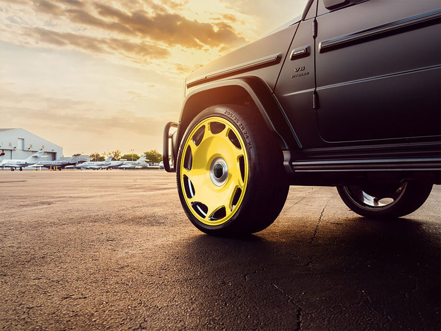 ORACAL® 970RA Gloss Maize Yellow Wrapped Rim Example