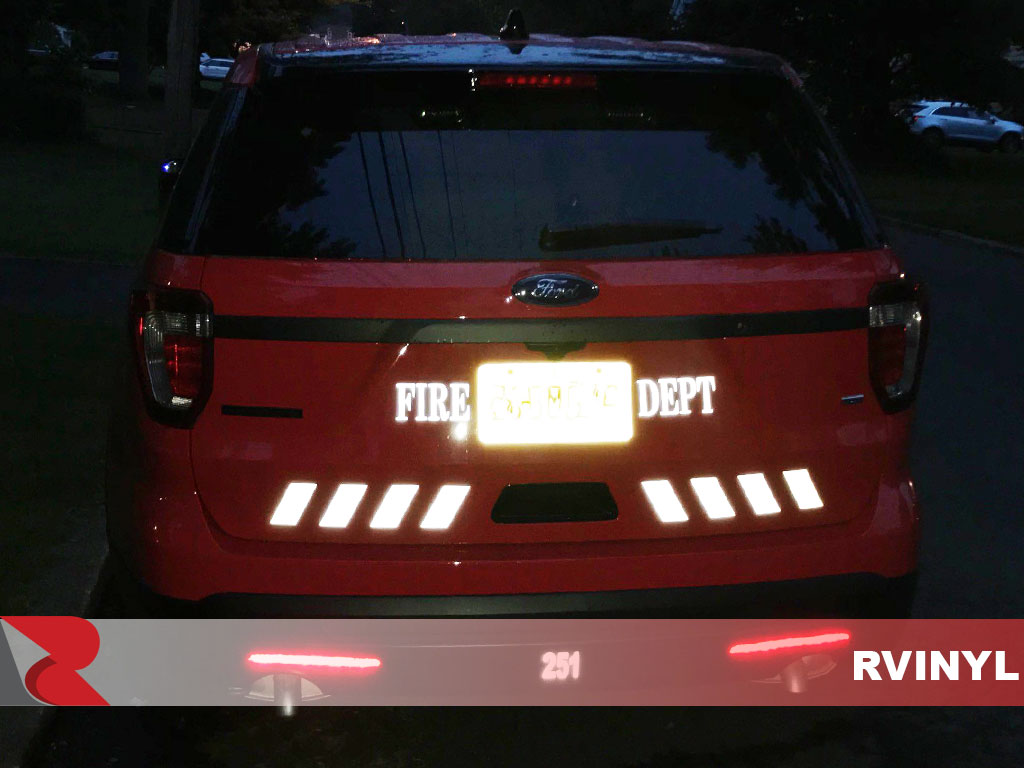 3M™ 680 Black Reflective Emergency Vehicle Decals at Night