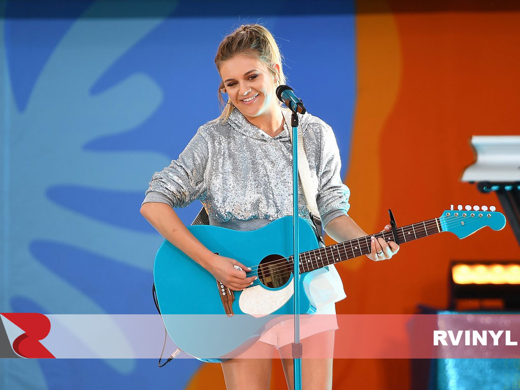 Kelsea Ballerini "Unapologetically" with 3M™ Gloss Atomic Teal Wrapped Guitar