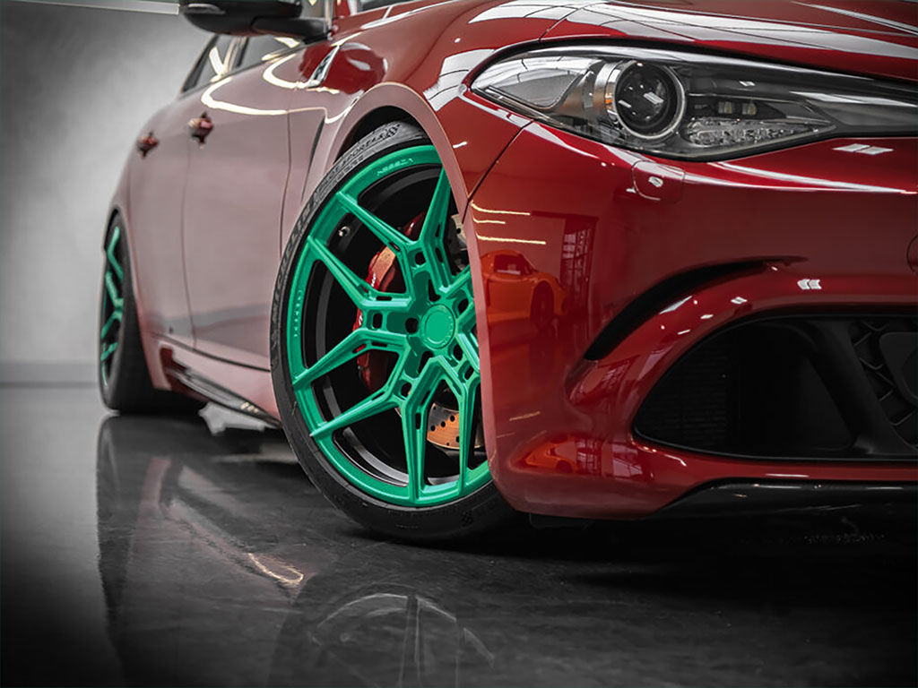 Avery Dennison™ SW900 Gloss Emerald Green Wrapped Rim Example